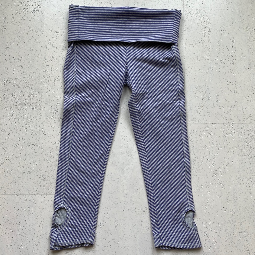 Move Alternative, striped yoga/Pilates capri leggings